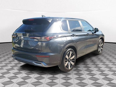 2026 Mitsubishi Outlander SE