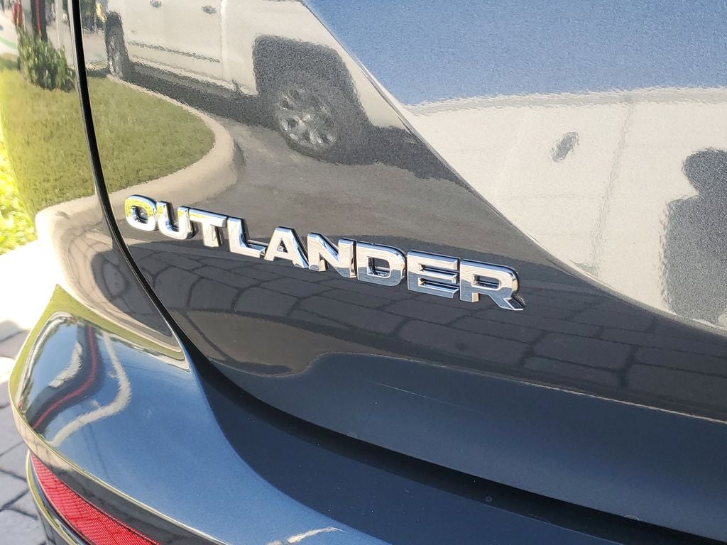 2026 Mitsubishi Outlander SE
