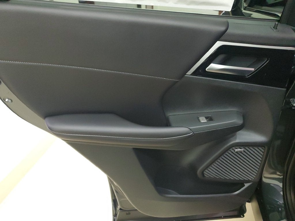 2026 Mitsubishi Outlander LE