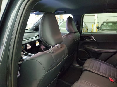 2026 Mitsubishi Outlander LE