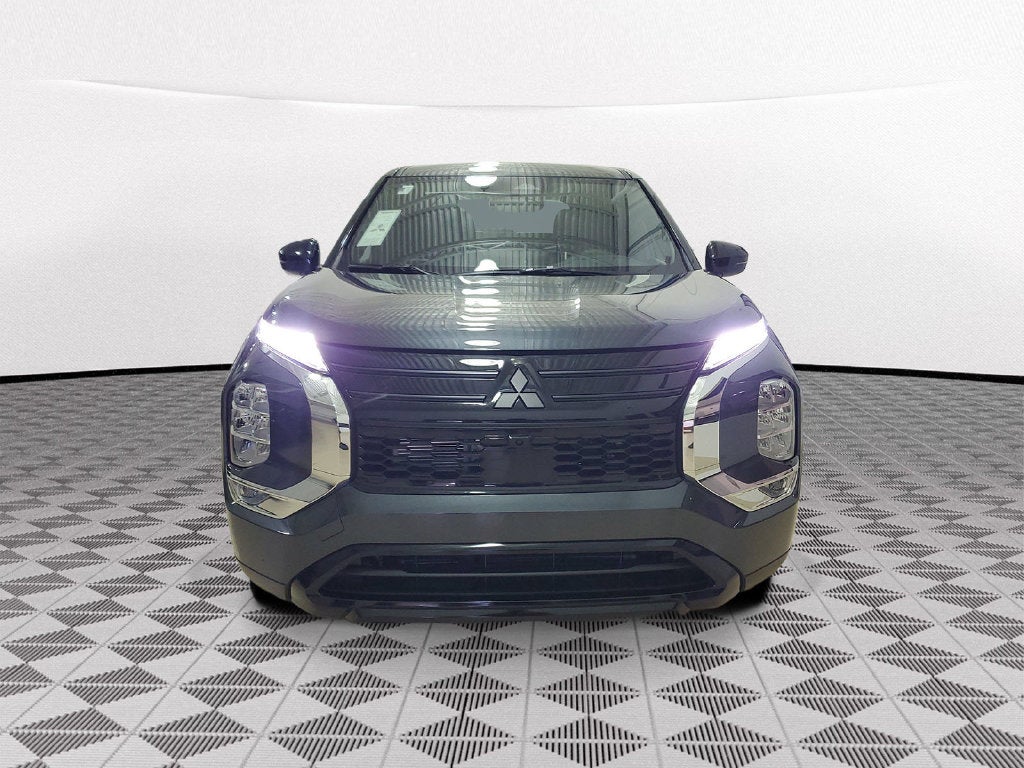 2026 Mitsubishi Outlander LE