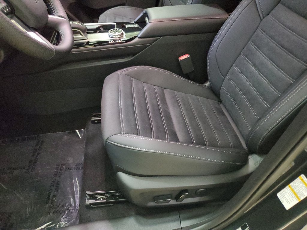 2026 Mitsubishi Outlander LE