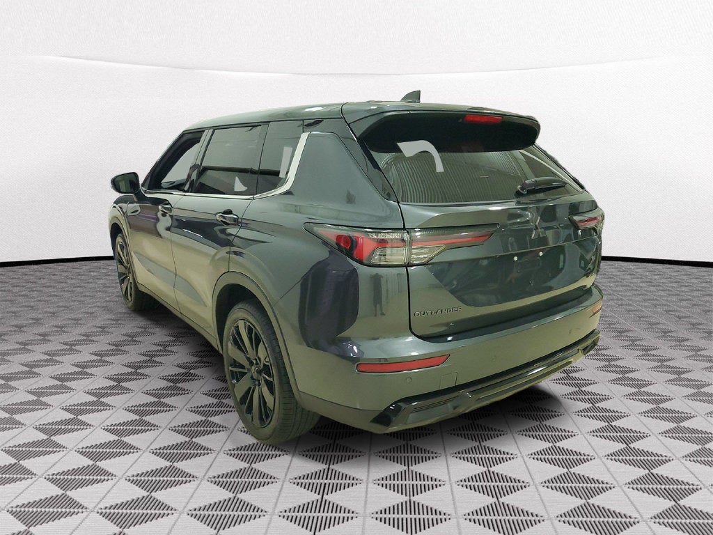 2026 Mitsubishi Outlander LE