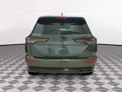 2026 Mitsubishi Outlander LE