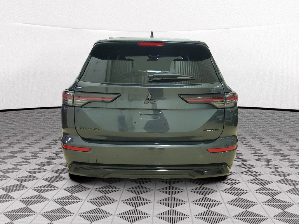 2026 Mitsubishi Outlander LE