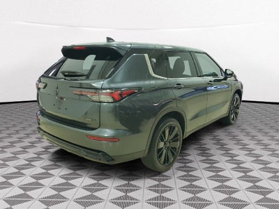 2026 Mitsubishi Outlander LE