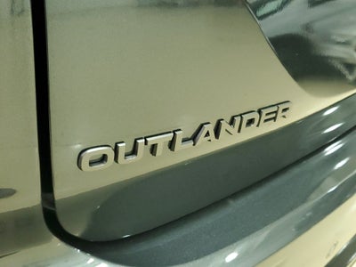 2026 Mitsubishi Outlander LE