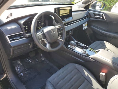 2026 Mitsubishi Outlander SE