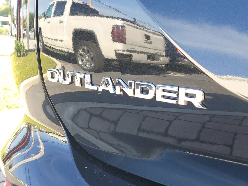 2026 Mitsubishi Outlander SE