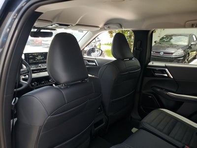 2026 Mitsubishi Outlander SE