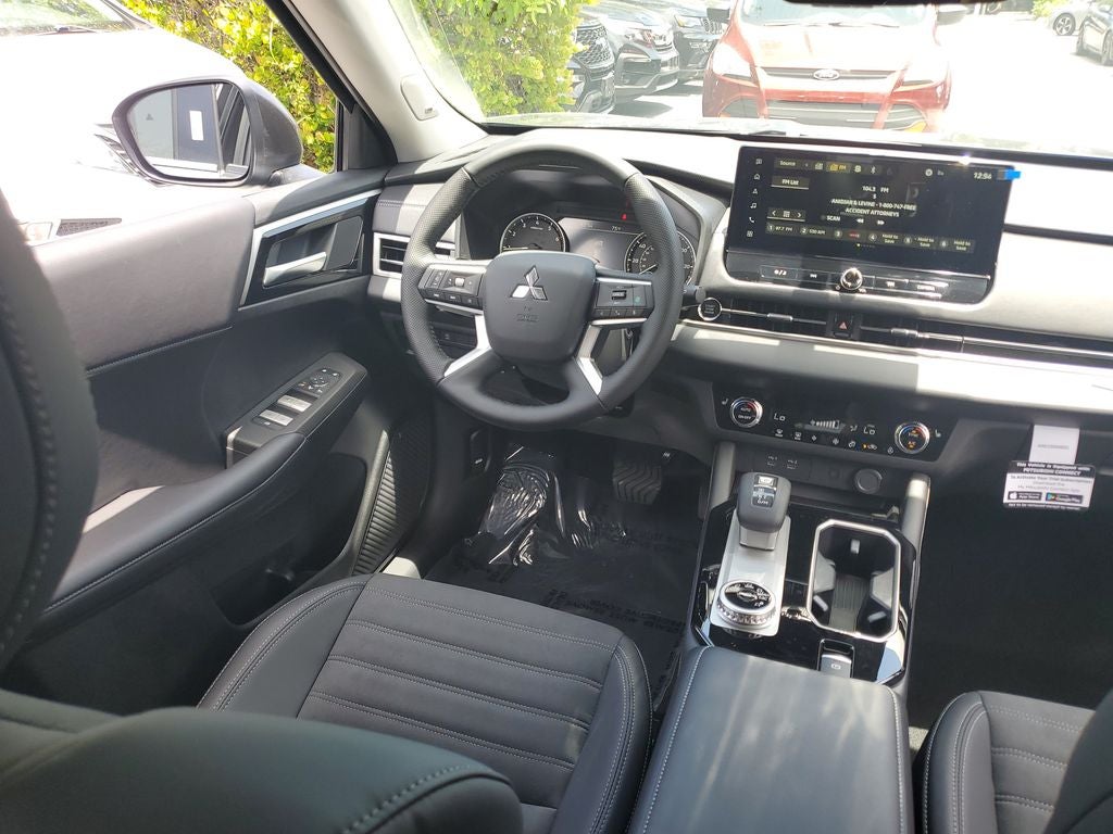 2026 Mitsubishi Outlander SE
