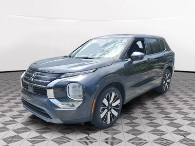 2026 Mitsubishi Outlander SE