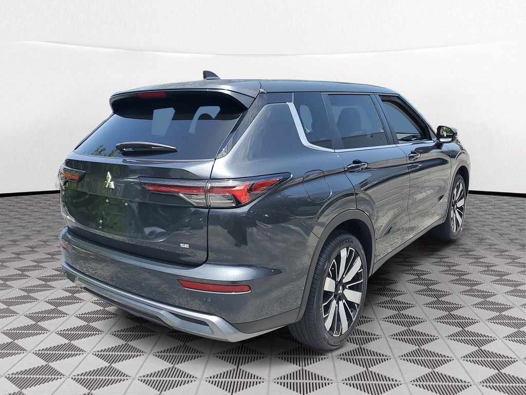 2026 Mitsubishi Outlander SE