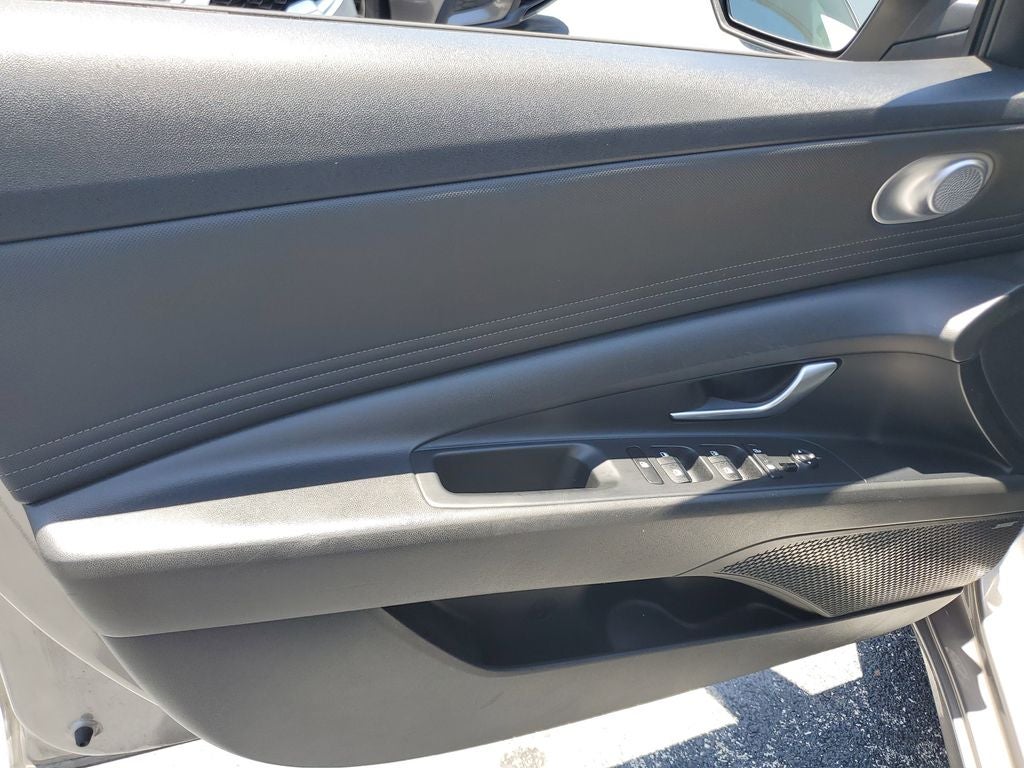 2022 Hyundai Elantra Limited