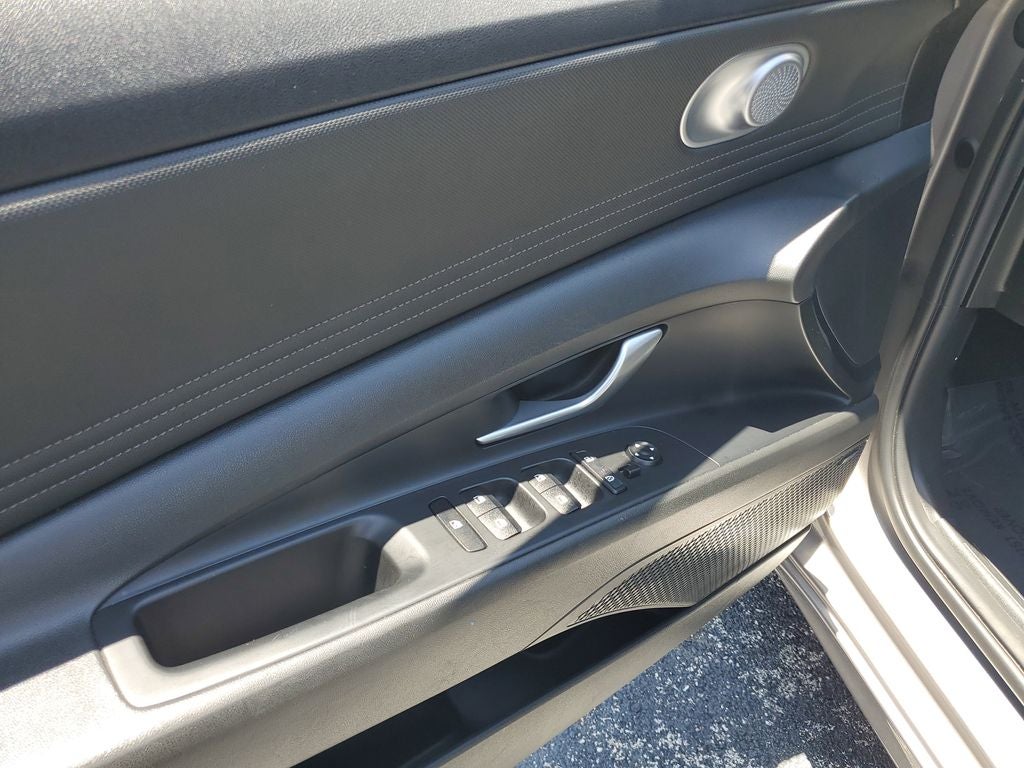 2022 Hyundai Elantra Limited