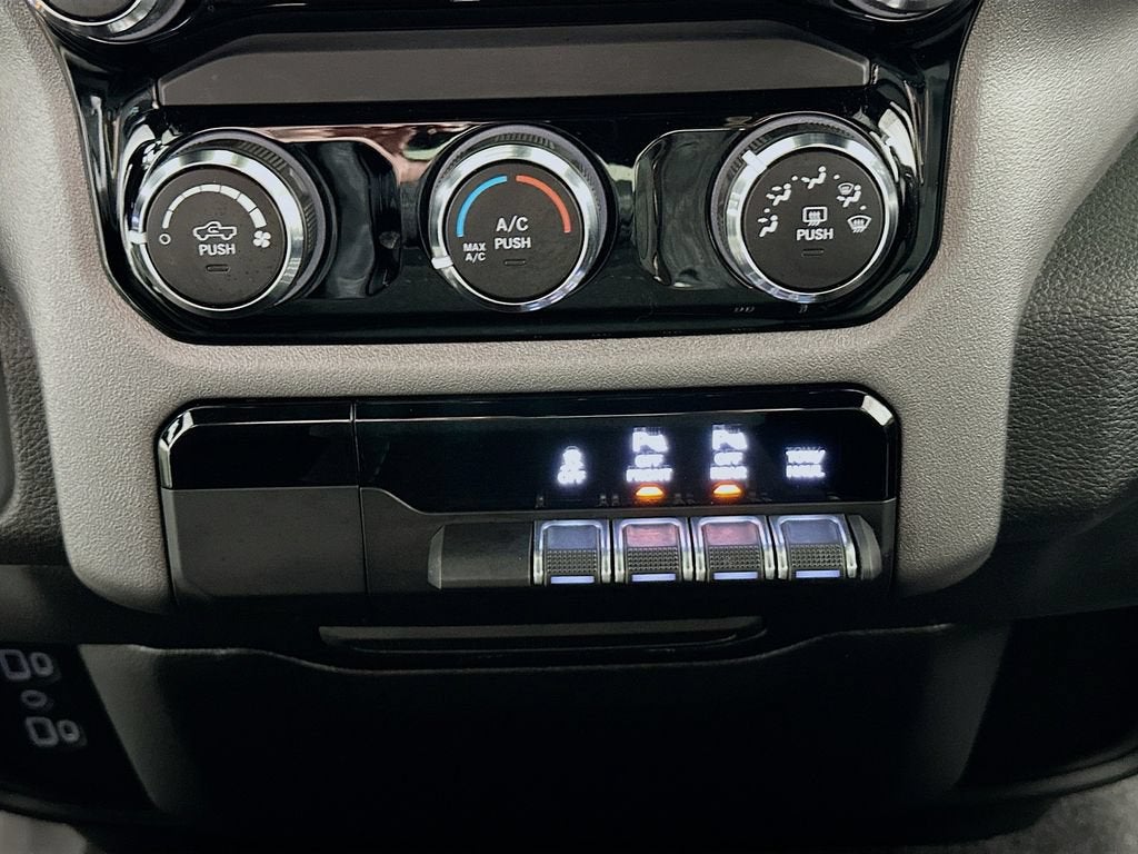 2025 RAM 1500 Big Horn Crew Cab 4x4 5'7" Box