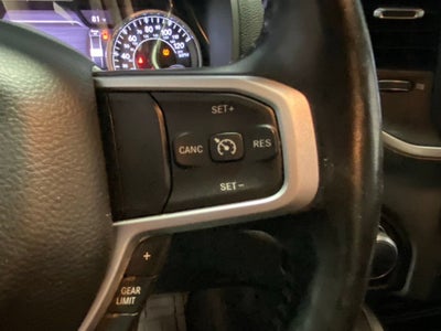 2020 RAM 1500 Big Horn Crew Cab 4x4 5'7" Box