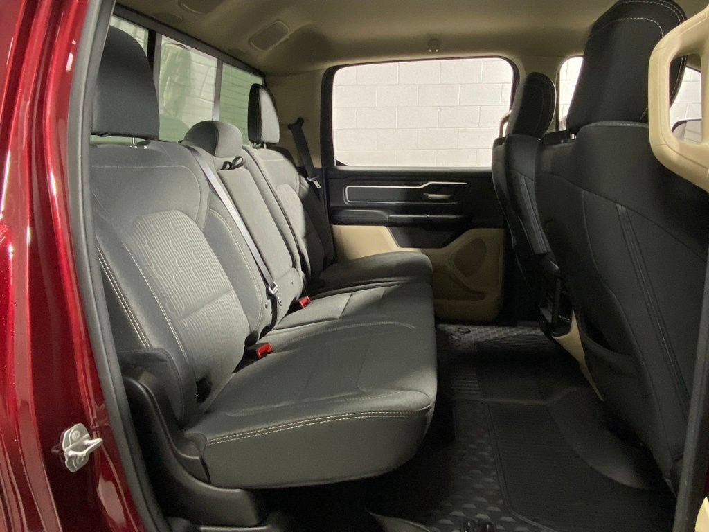 2021 RAM 1500 Big Horn Crew Cab 4x4 5'7" Box