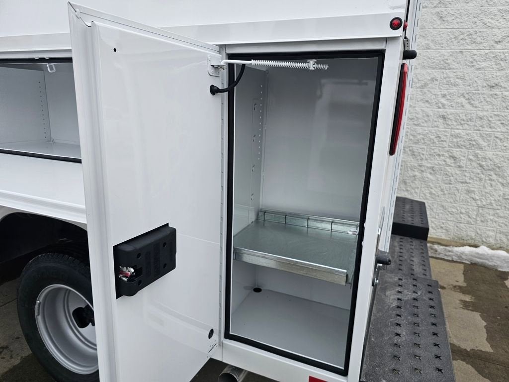 2025 Chevrolet Express Cutaway 3500 1WT