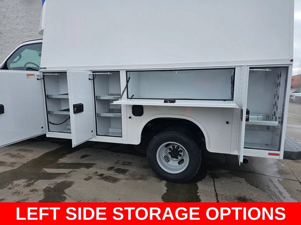 2025 Chevrolet Express Cutaway 3500 1WT