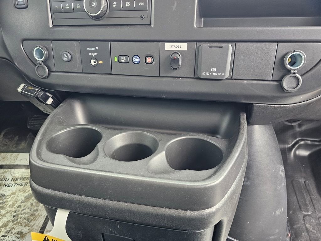2025 Chevrolet Express Cutaway 3500 1WT