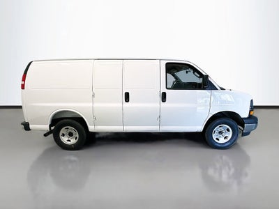 2025 Chevrolet Express Cargo WT