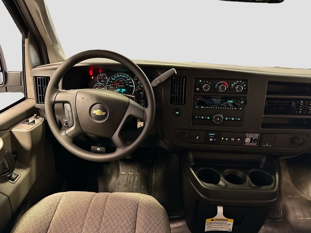 2025 Chevrolet Express Cargo WT