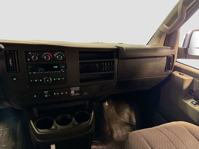 2025 Chevrolet Express Cargo WT