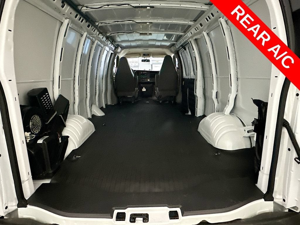 2025 Chevrolet Express Cargo WT