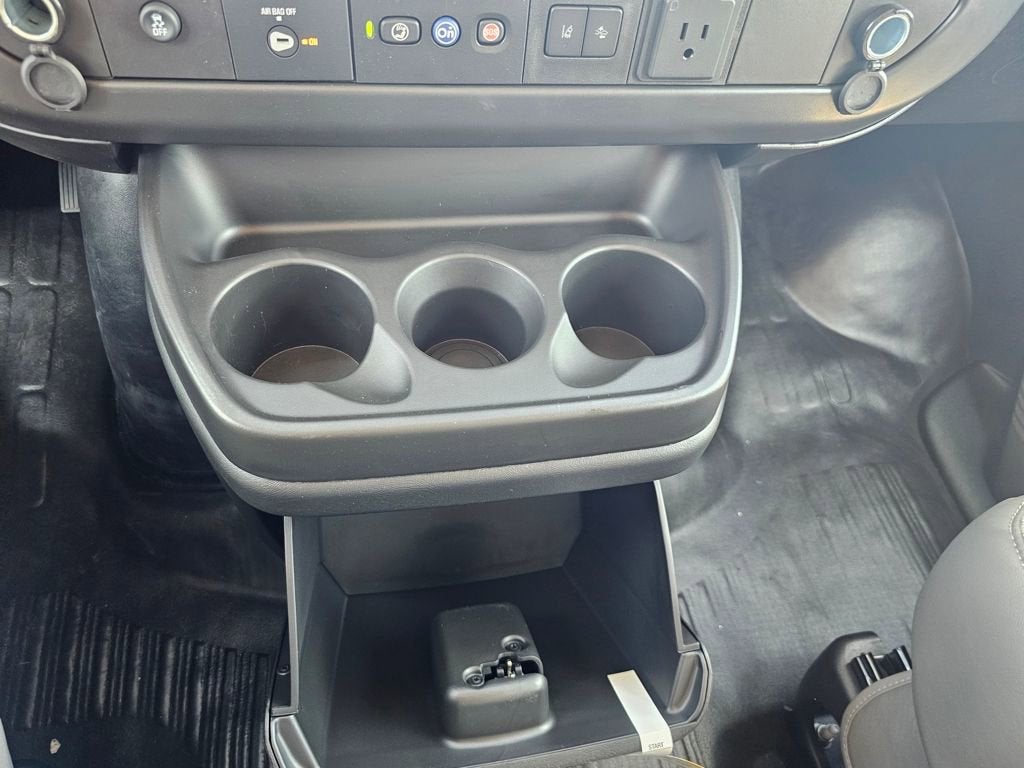 2025 Chevrolet Express Cargo WT