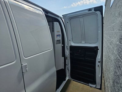 2025 Chevrolet Express Cargo WT