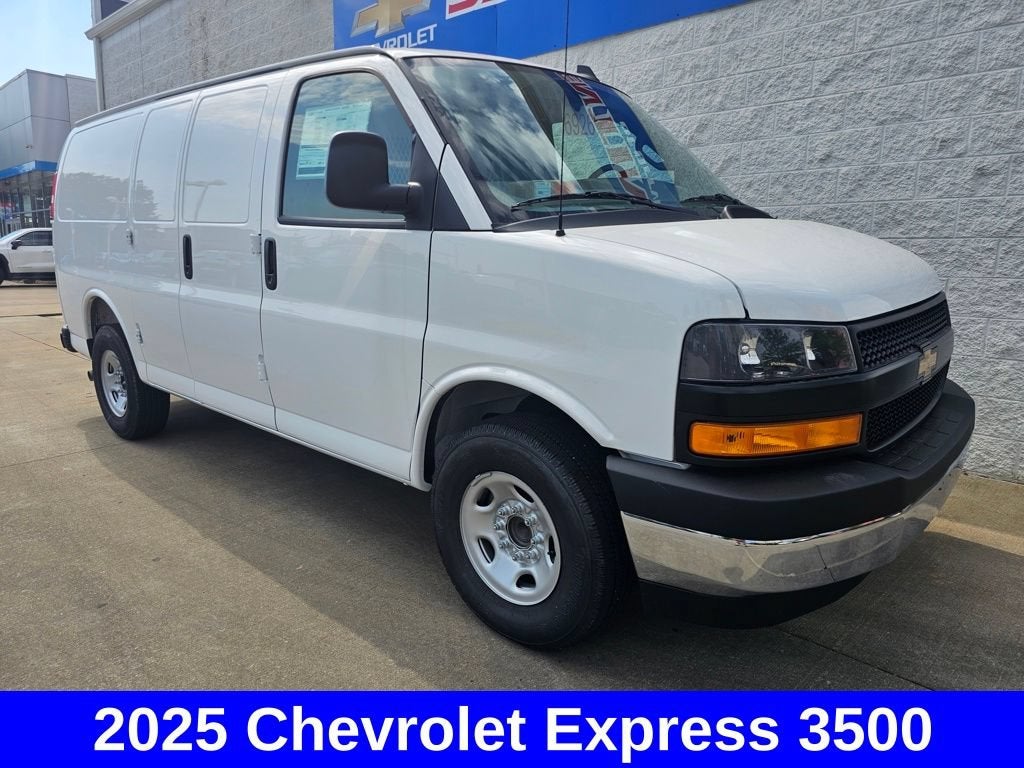 2025 Chevrolet Express Cargo WT