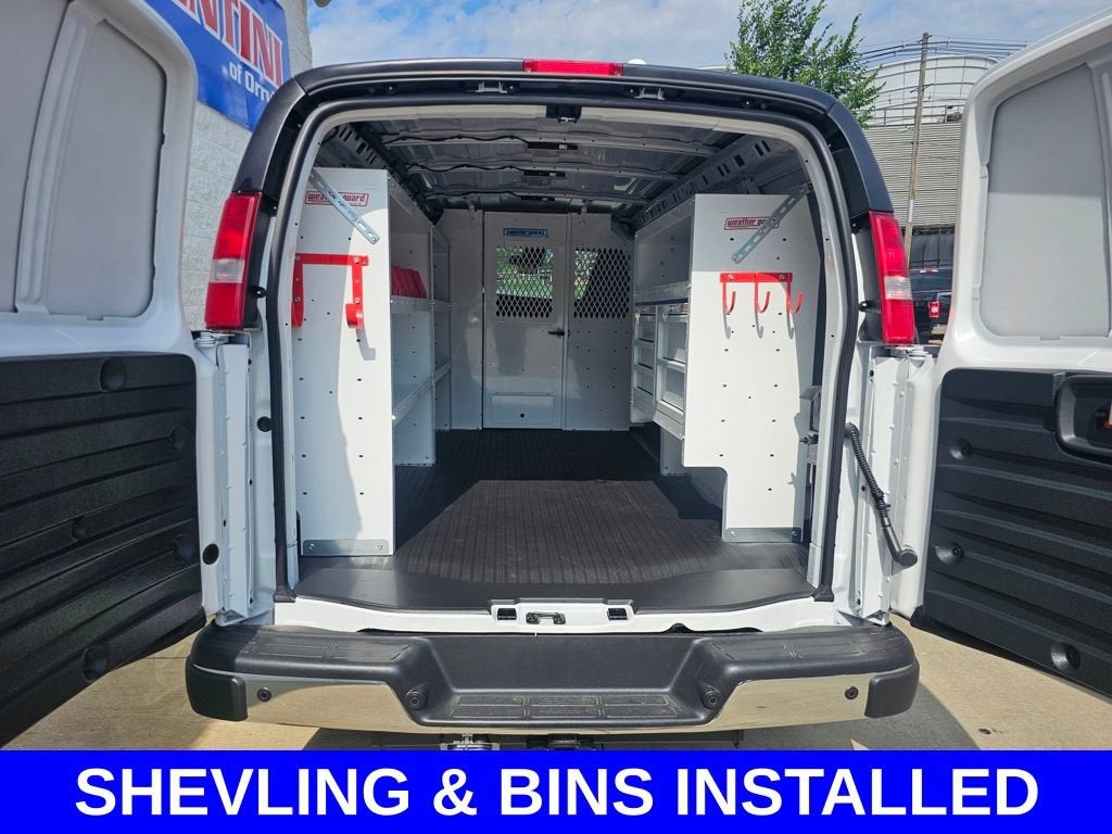 2025 Chevrolet Express Cargo WT