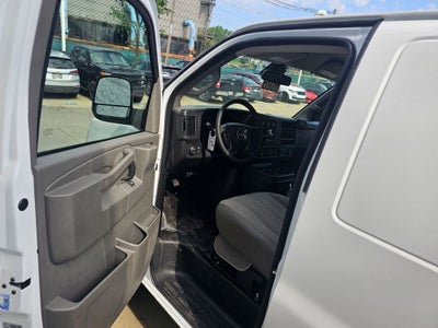 2025 Chevrolet Express Cargo WT