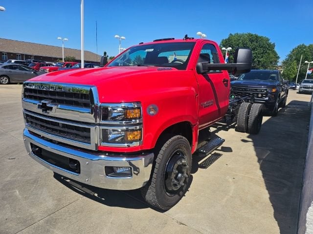 2024 Chevrolet Silverado 6500 HD LT