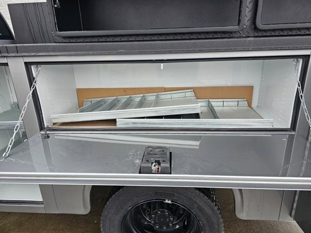 2024 Chevrolet Silverado 6500 HD LT