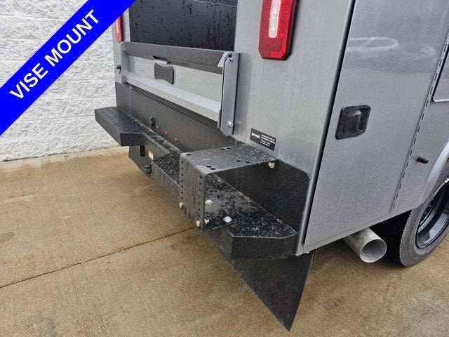 2024 Chevrolet Silverado 6500 HD LT