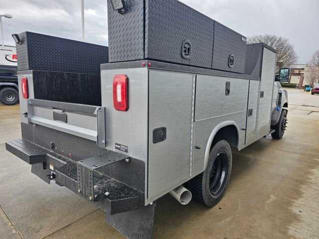 2024 Chevrolet Silverado 6500 HD LT