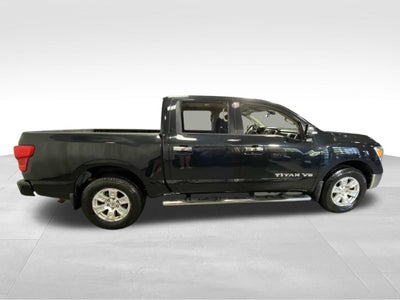 2019 Nissan TITAN SV