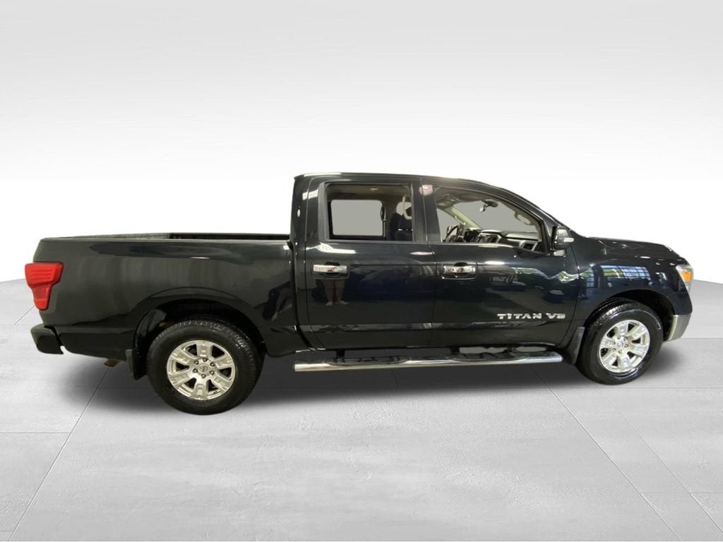 2019 Nissan TITAN SV