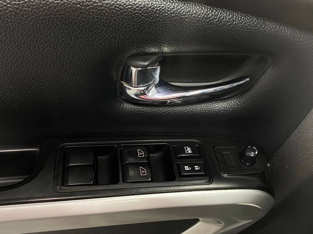2019 Nissan TITAN SV