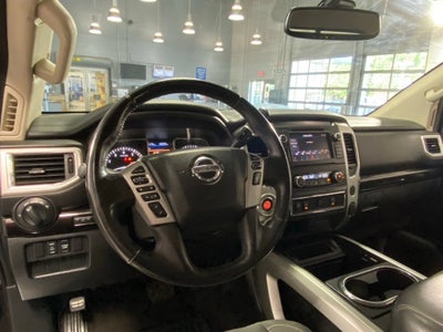 2019 Nissan TITAN SV