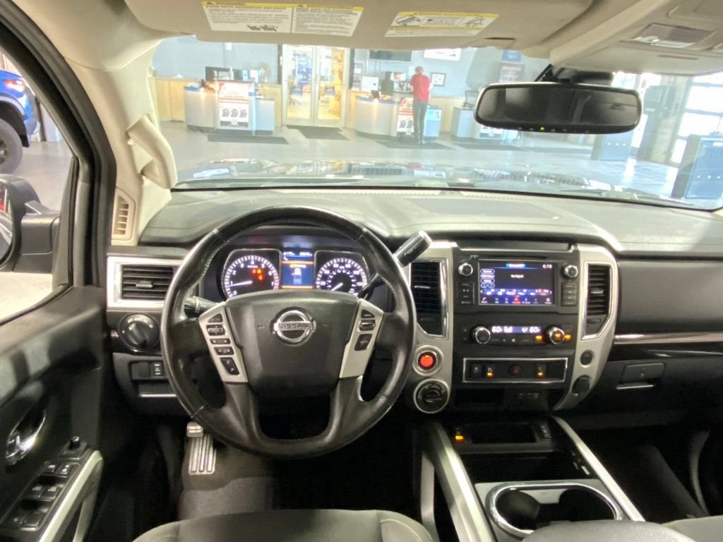 2019 Nissan TITAN SV