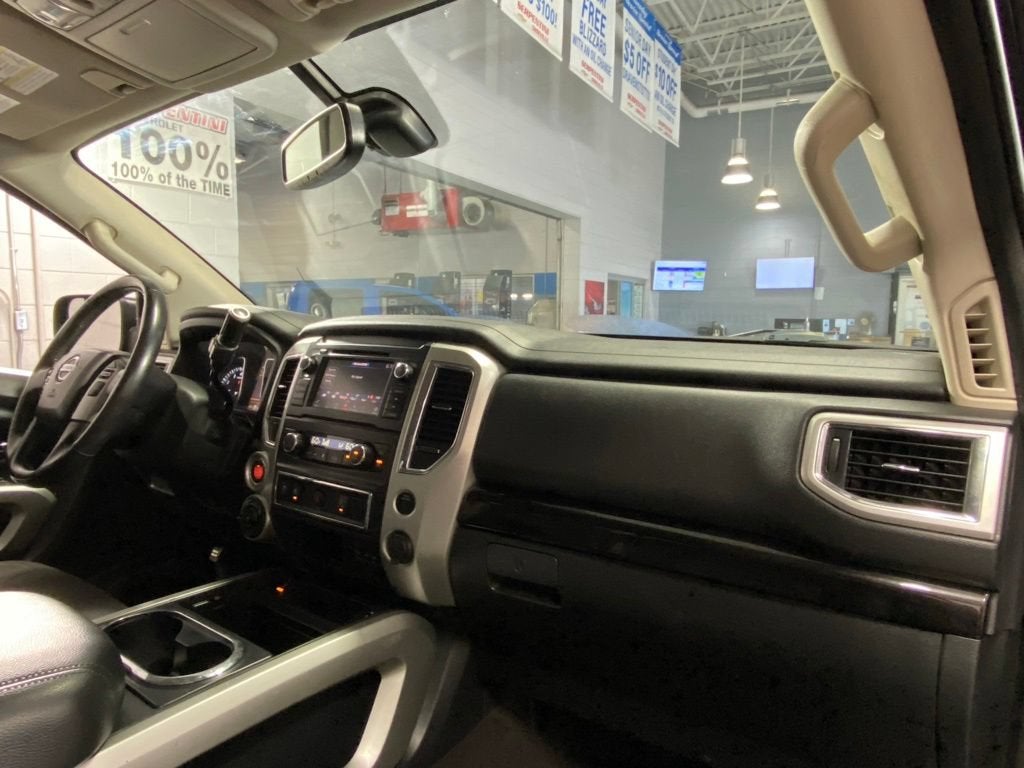 2019 Nissan TITAN SV