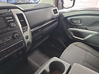 2017 Nissan TITAN SV
