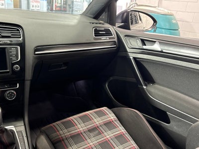 2017 Volkswagen Golf GTI S