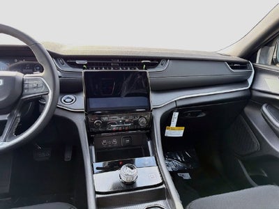 2027 Jeep Grand Cherokee Laredo X