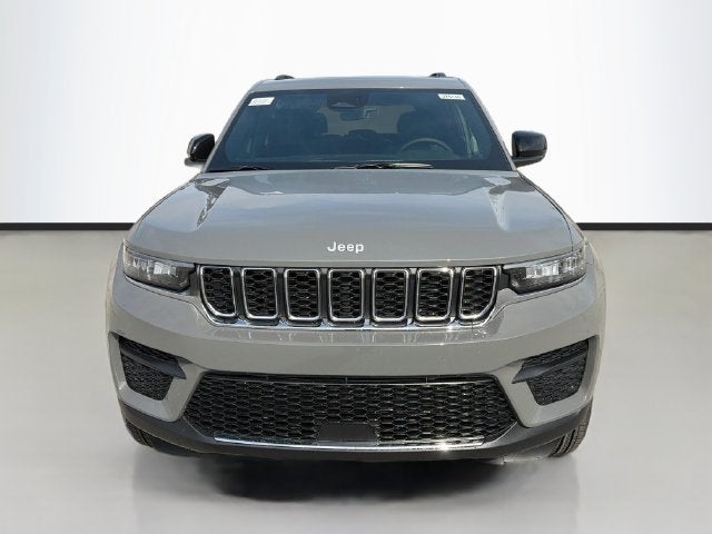 2027 Jeep Grand Cherokee Laredo X