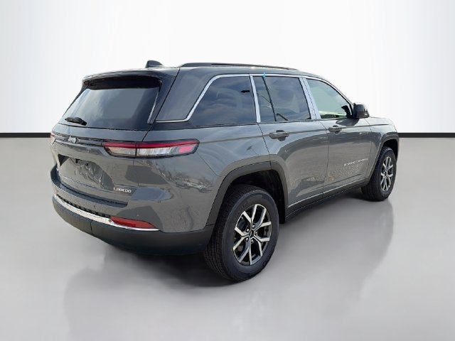 2027 Jeep Grand Cherokee Laredo X