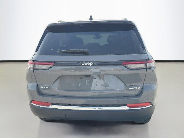 2027 Jeep Grand Cherokee Laredo X